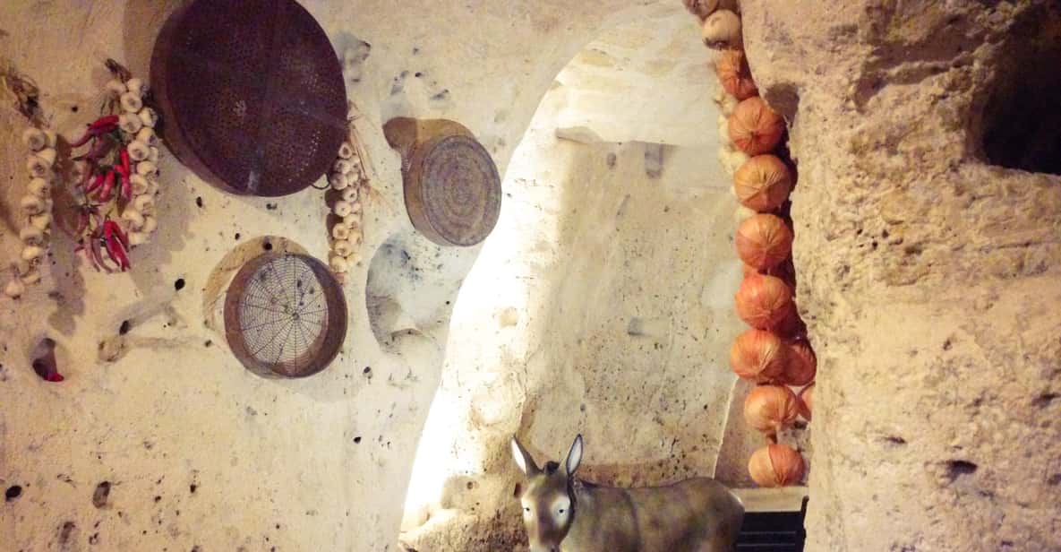 Afbeelding 28 van Matera: Proeverij van lokale producten en wijn in oude grotten in de Sassi