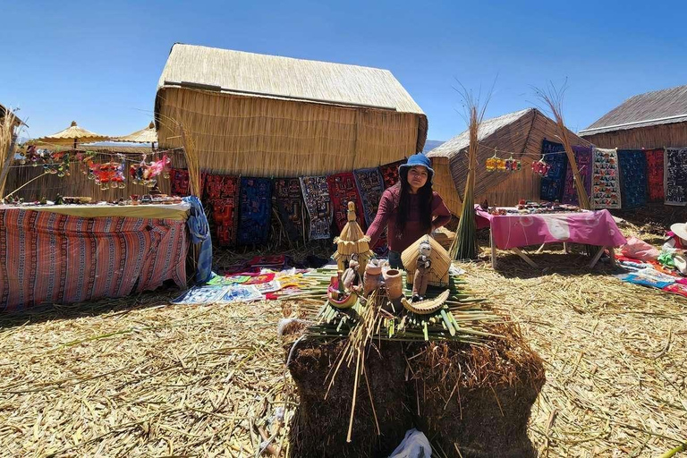 Puno: Excursie van een halve dag naar de drijvende eilanden van Uros