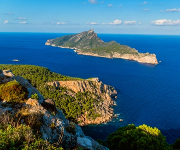 Santa Ponta/Peguera: Dragonera Island Cruise with Swim Stop