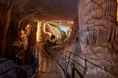 Desde Bled: Excursión de un día a la Cueva de Postojna y el Castillo de Predjama
