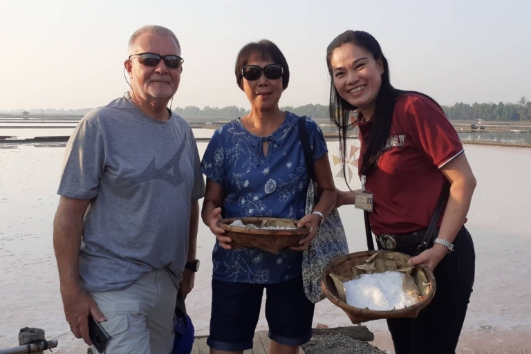 From Bangkok: Floating Market and Coconut & Salt Farm TourShared Tour