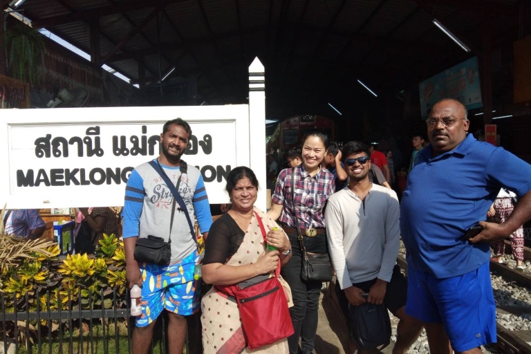 From Bangkok: Floating Market and Coconut & Salt Farm Tour Private Tour