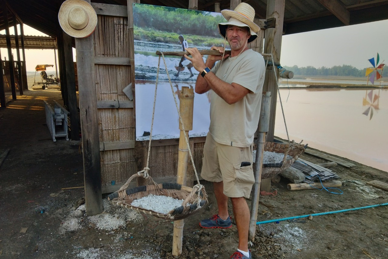 From Bangkok: Floating Market and Coconut & Salt Farm TourShared Tour