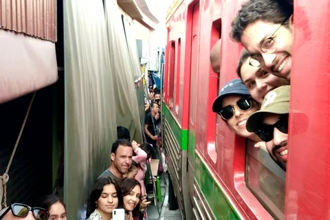 De Bangkok: Passeio pelos mercados flutuantes e ferroviários e fazenda de coco