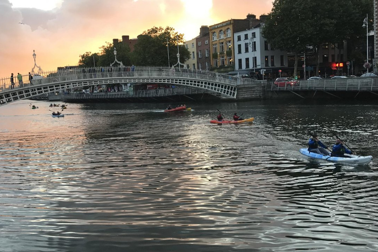 Dublín: Excursión en kayak por la música bajo los puentes