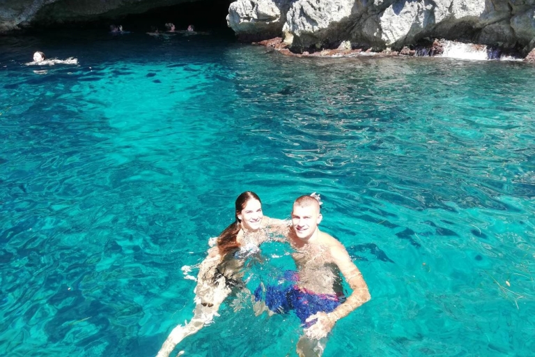 Kotor: excursion en bateau rapide vers la grotte bleue et la plageKotor: excursion d'une journée en hors-bord vers la grotte bleue et la plage de Žanjic