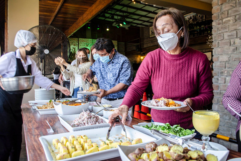 Desde Lima: recorrido arqueológico de Pachacamac y almuerzo con espectáculo