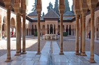 Da Malaga, Alhambra Guided Tour con biglietti per l'ingresso - Housity