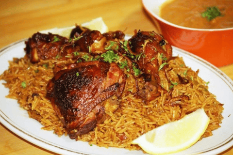 Wadi Rum: Almoço ou Jantar ao Estilo Beduíno com Serviço de BuscaAlmoço beduíno local com chá, café, bebidas geladas e serviço de busca