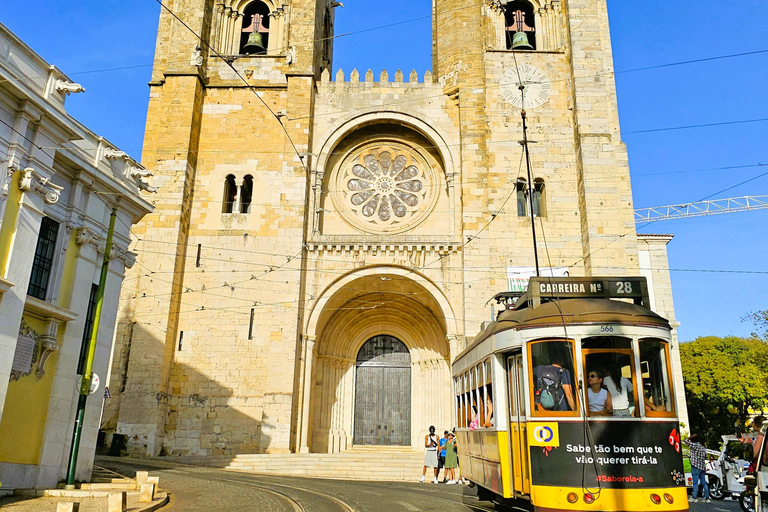 Lisbona: tour della città e dell&#039;alfama 90 minuti in tuktukLisbona: tour della città e dell&#039;alfama 90min