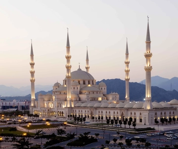 Dubai: Sheikh Zayed Mosque, Fujairah and Khorfakkan Tour