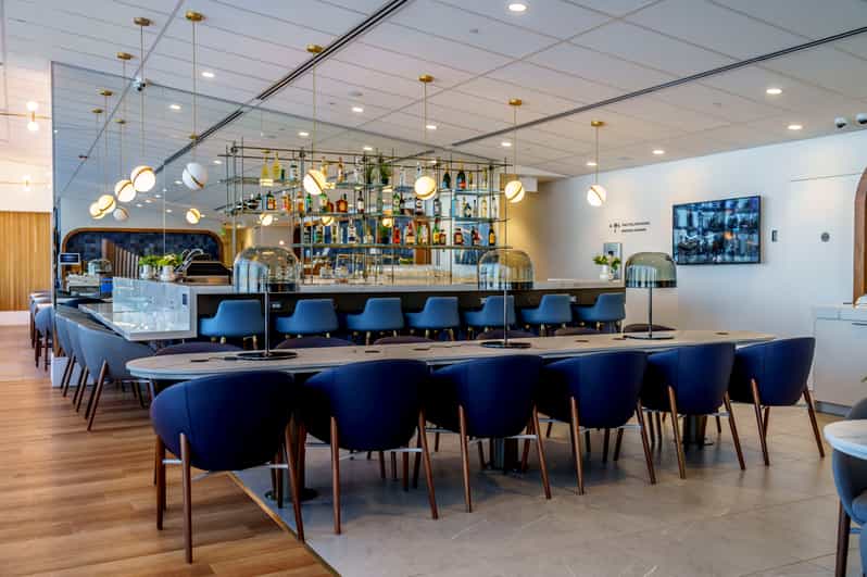 YUL MontréalTrudeau Airport Airport Lounge Entry Ticket GetYourGuide