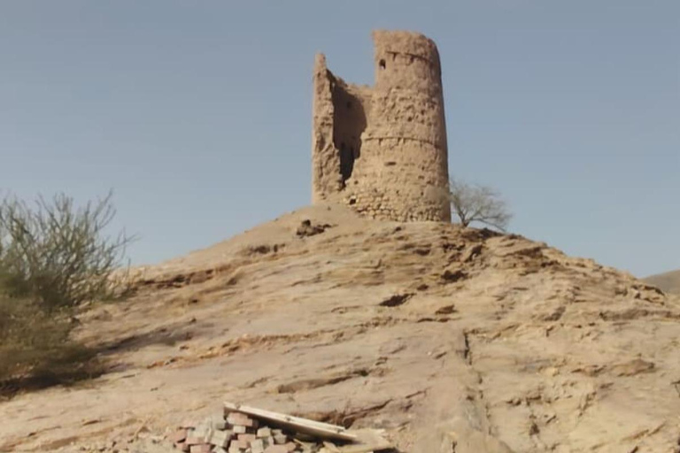 Muscat: Saal Walk Guided Hike with Sunset & City Views Tour