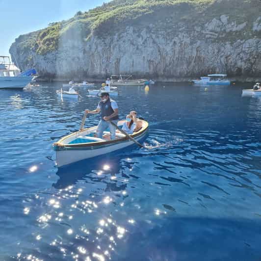 Ab Sorrent CapriBootsfahrt mit Besuch der Blauen Grotte GetYourGuide