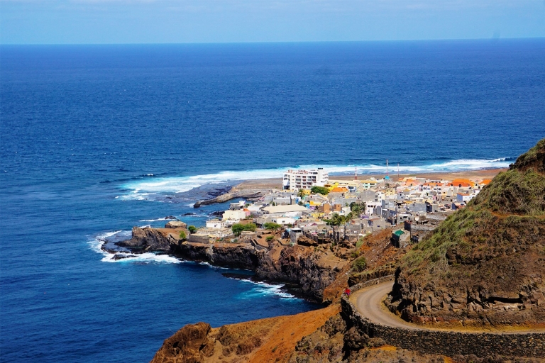 Santo Antão: viaje guiado a Ponta do Sol y Fontainhas con caminataTour en grupo compartido