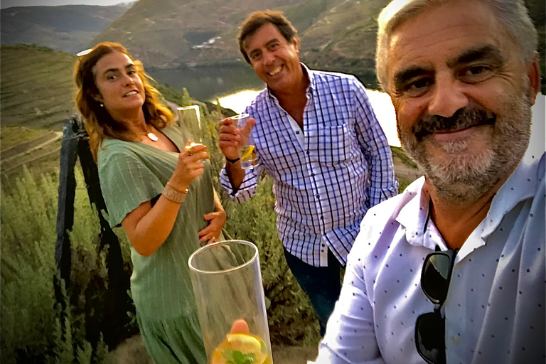 Ab Porto: Private Douro-Tal Tour mit Weinprobe & Bootsfahrt