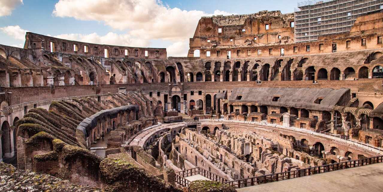 Rom: Zugang zur Kolosseum-Arena und Führung durch das antike Rom