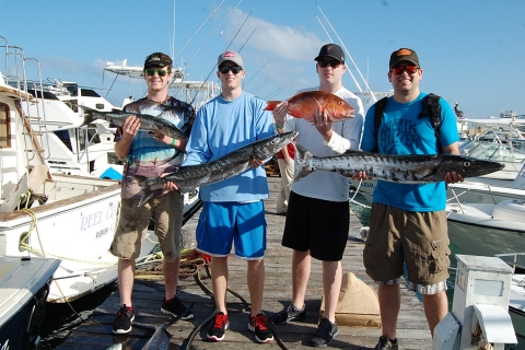 Cancun: Shared Sport Fishing Boat Trip with Drinks Without Hotel Pickup