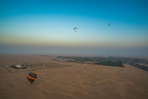 Dubaï : visite en montgolfière avec balade à dos de chameau et petit-déjeuner
