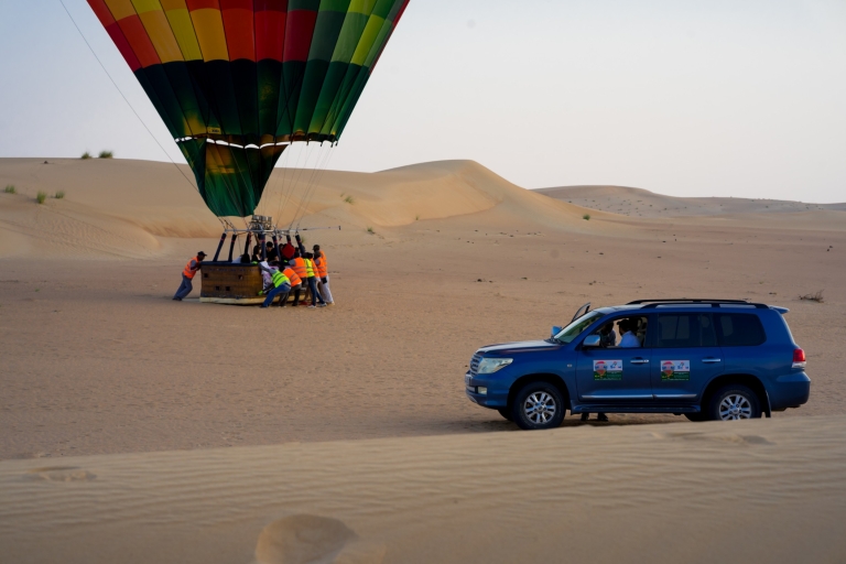 Dubaj: Wycieczka balonem na gorące powietrze z przejażdżką na wielbłądzie i śniadaniem