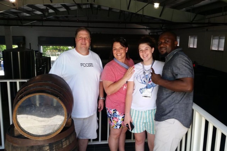 Nassau: privétour met hoogtepunten van de stadNassau: distilleerderij, rumcakefabriek, privérondleiding door de stad