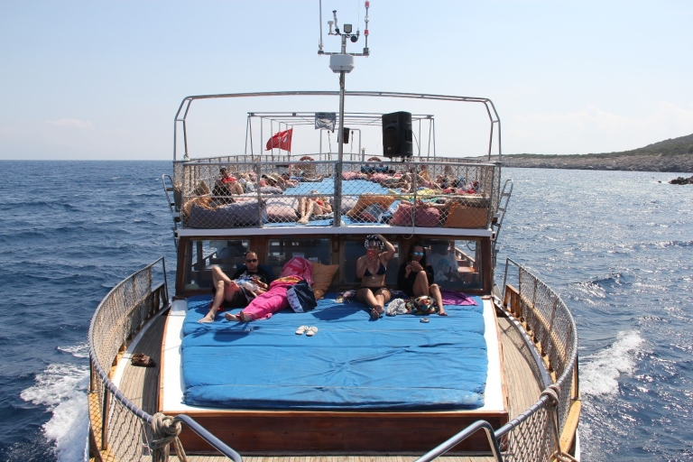 Wycieczka łodzią na wyspę Bodrum OrakZ Bodrum: całodniowa wycieczka łodzią z lunchem i napojami bezalkoholowymi