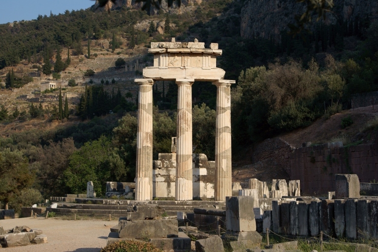 Z Aten: prywatna wycieczka po wiosce Delphi i ArachovaWycieczka bez przewodnika