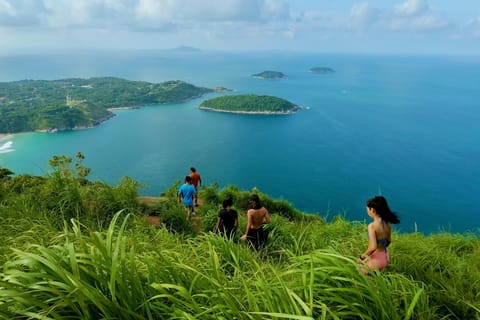 Phuket: Secret Sunrise Hike with Breakfast & Hotel Transfers