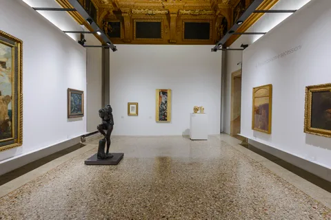 ヴェネツィア：カ ペーザロ現代美術館と東洋美術館のチケット