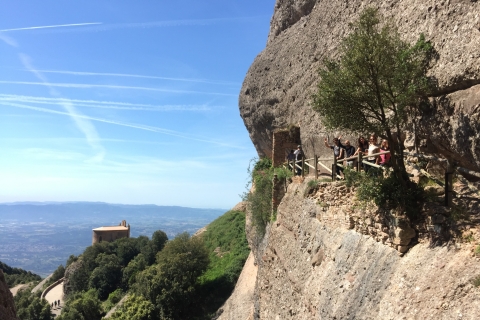 Ab Barcelona: Kloster Montserrat & malerische Bergwanderung
