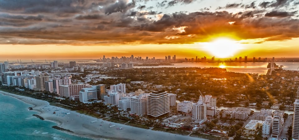 Sonnenuntergang in Miami: Private Luxury Airplane Tour