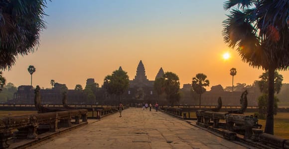 From Siem Reap: Angkor Wat Sunrise Small Group Tour