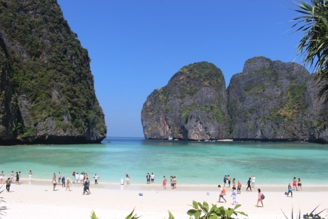Phi-Phi- & Bambus-Inseln: Premium-Tagestour mit MittagessenAb Phuket: Premium-Tagestour zu den Phi-Phi-Inseln mit Lunch