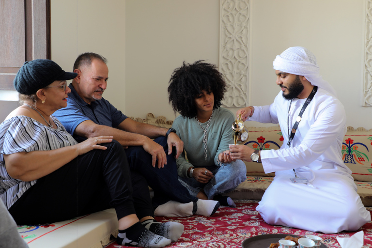 Dubaï : visite guidée à pied avec thé et bateau-taxi AbraVisite partagée avec guide anglophone