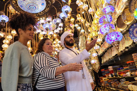 Dubai: Guided Walking Tour with Tea and Abra Water Taxi Shared Tour with English-speaking guide