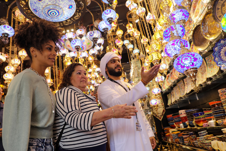 Dubai: Guided Walking Tour with Tea and Abra Water Taxi Shared Tour with English-speaking guide