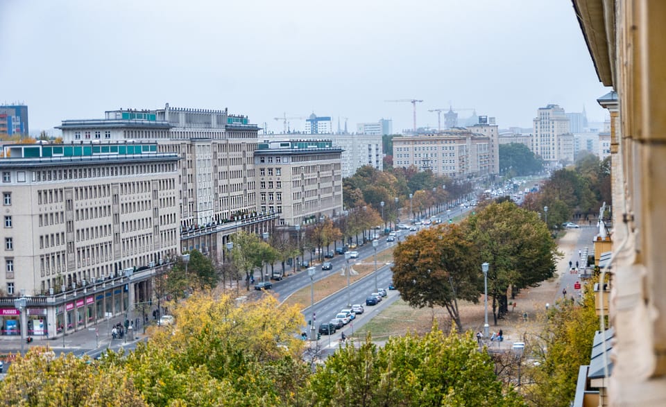 Berlin, Friedrichshain Guided Walking Tour & Karl-Marx-Allee - Hizvo