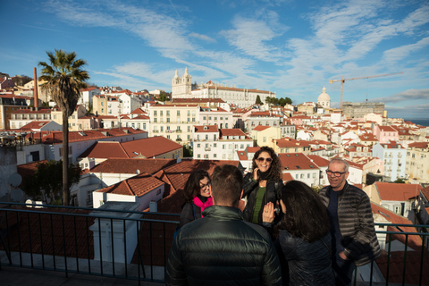 Lisbon: Food Tasting Tour by Electric Tuk Tuk with 4 Stops