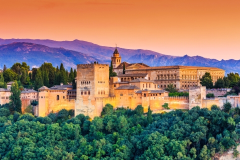 Granada: recorrido a pie autoguiado por la ciudad y búsqueda del tesoroOpción estándar