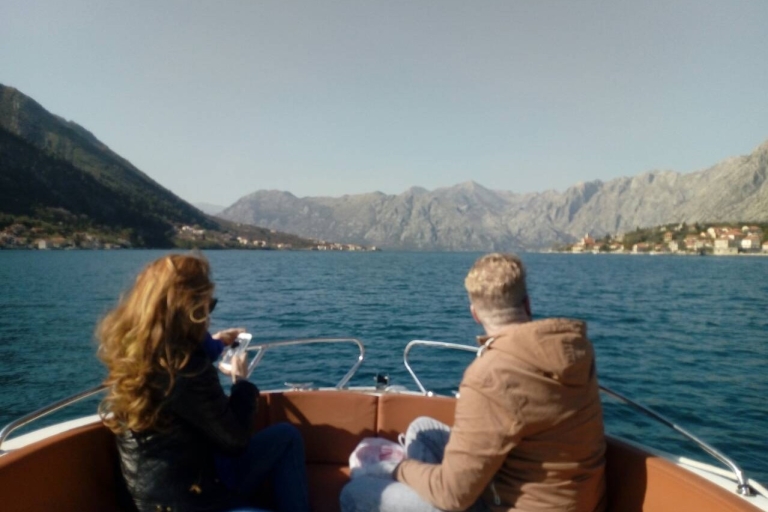 Kotor: Bucht von Kotor Private Speedboat Tour mit Blauer Höhle