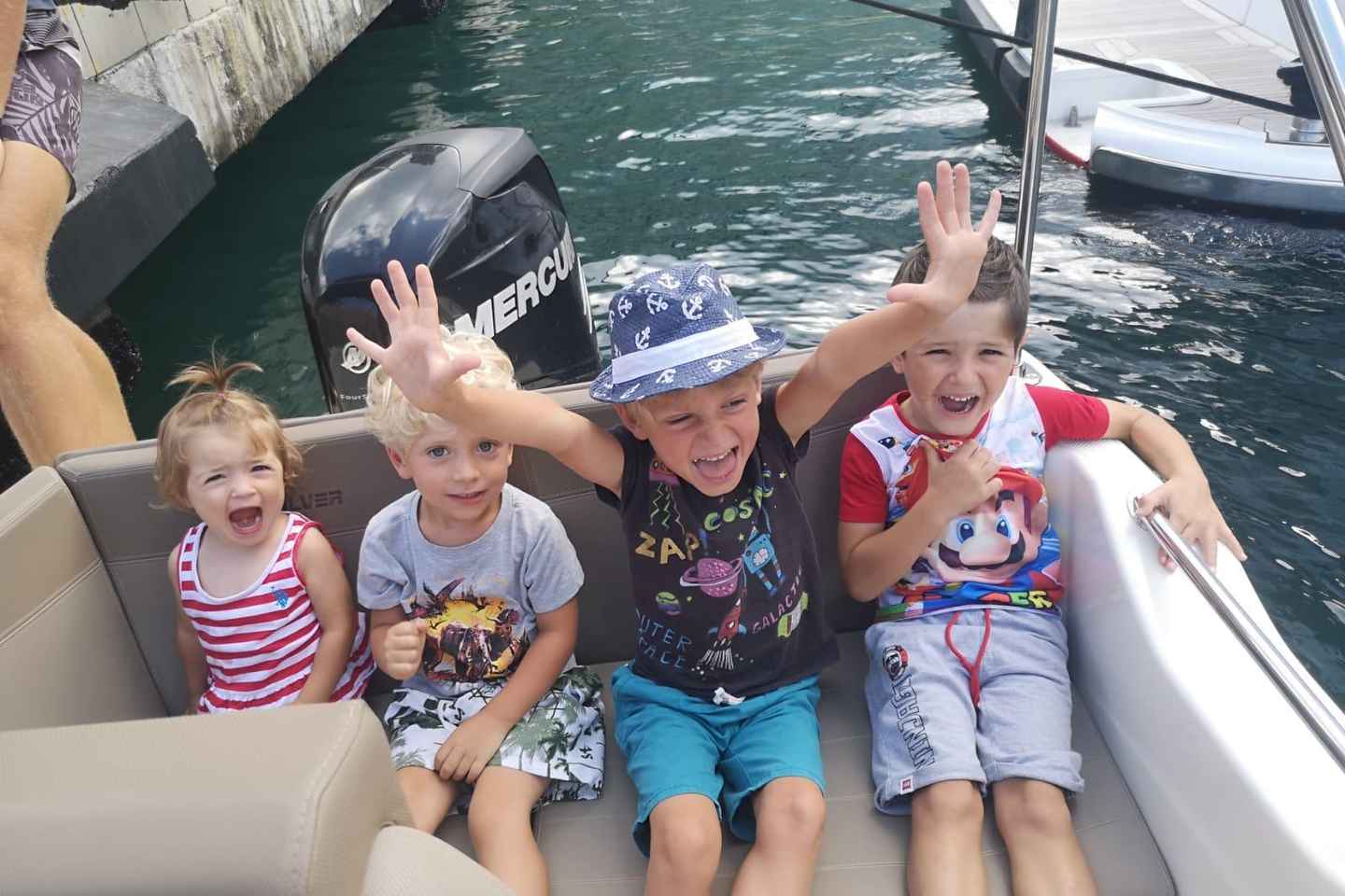 Bláhellirinn: Einkabátsferð frá Kotorflóa