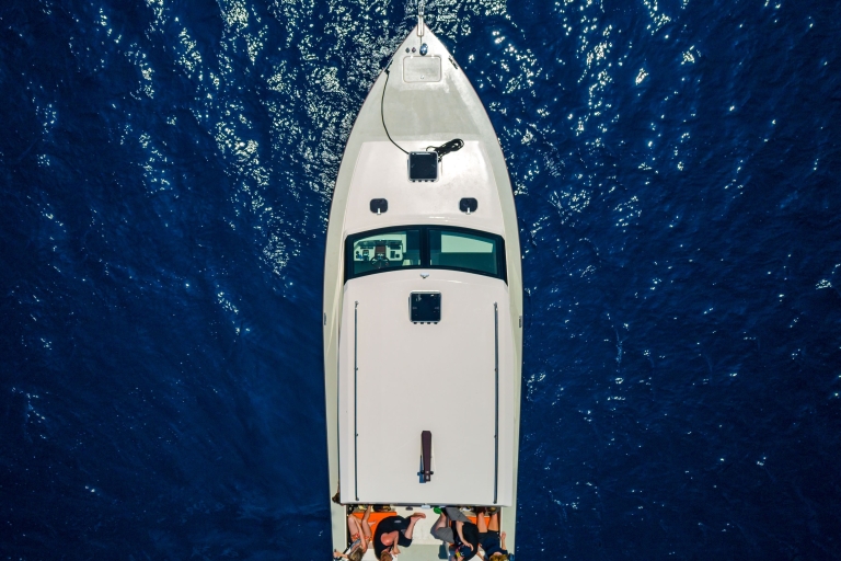 Hvar: jednodniowa wycieczka łodzią motorową z rurką z plażami i niebieską jaskinią