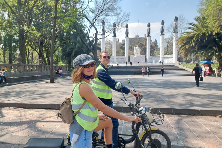 Mexico City: Electric Bike City Tour with Taco Stops