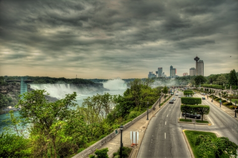 Z wodospadu Niagara: prywatny transfer z lotniska w TorontoW jedną stronę z Niagara-on-the-Lake w Kanadzie