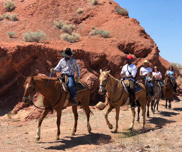 Las Vegas: Horseback Riding Tour