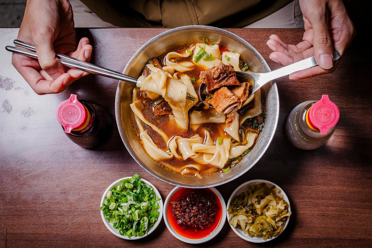 Taipei: Formosa Flavours Food Tour with 12+ Tastings