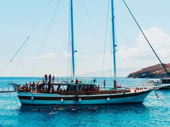 Aten: Heldagscruise med øyhopping, lunsj og transport