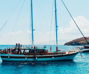 Athens: Full-Day Island Hopping Cruise with Lunch & Transfer