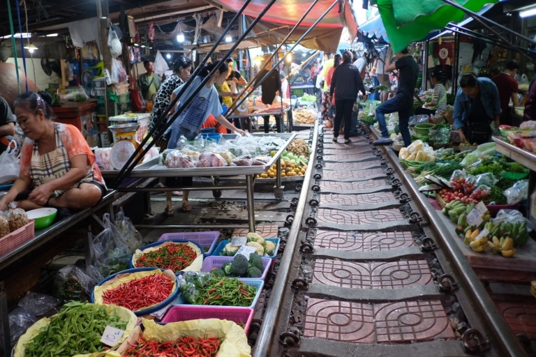 Bangkok: Railway Market and Floating Market Private Tour Bangkok: Railway Market and Floating Market Small-Group Tour
