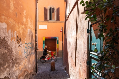 Rzym: piesza wycieczka z przewodnikiem po TrastevereWycieczka po włosku o 9 rano